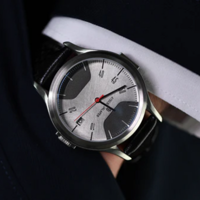 Comment gérez-vous votre montre de la collection basée sur l'Aston Martin DB5 ?