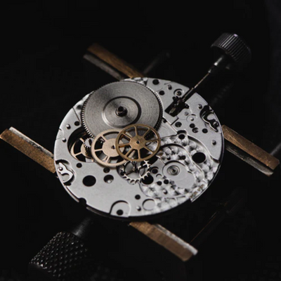 What are the technical specifications of our AJ-P400 watch from the Miura collection?