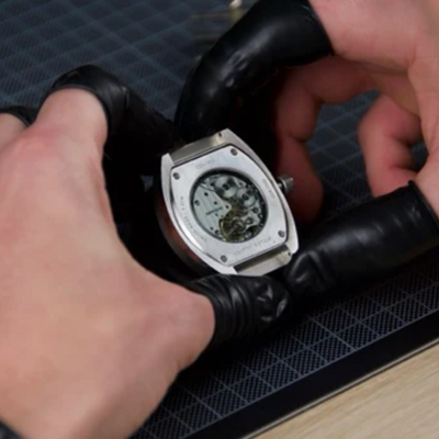 How does the Miura collection mechanical watch work?