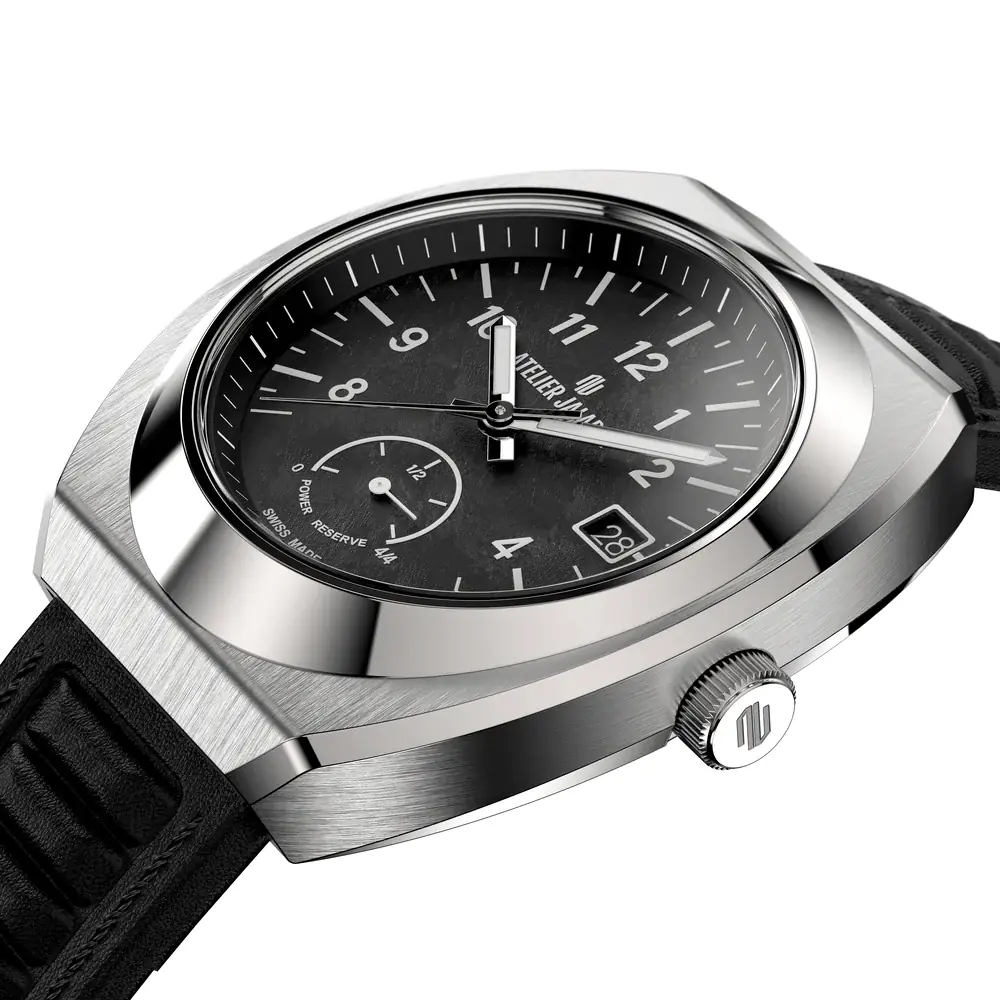 Close view of the AJ-P400-N watch
