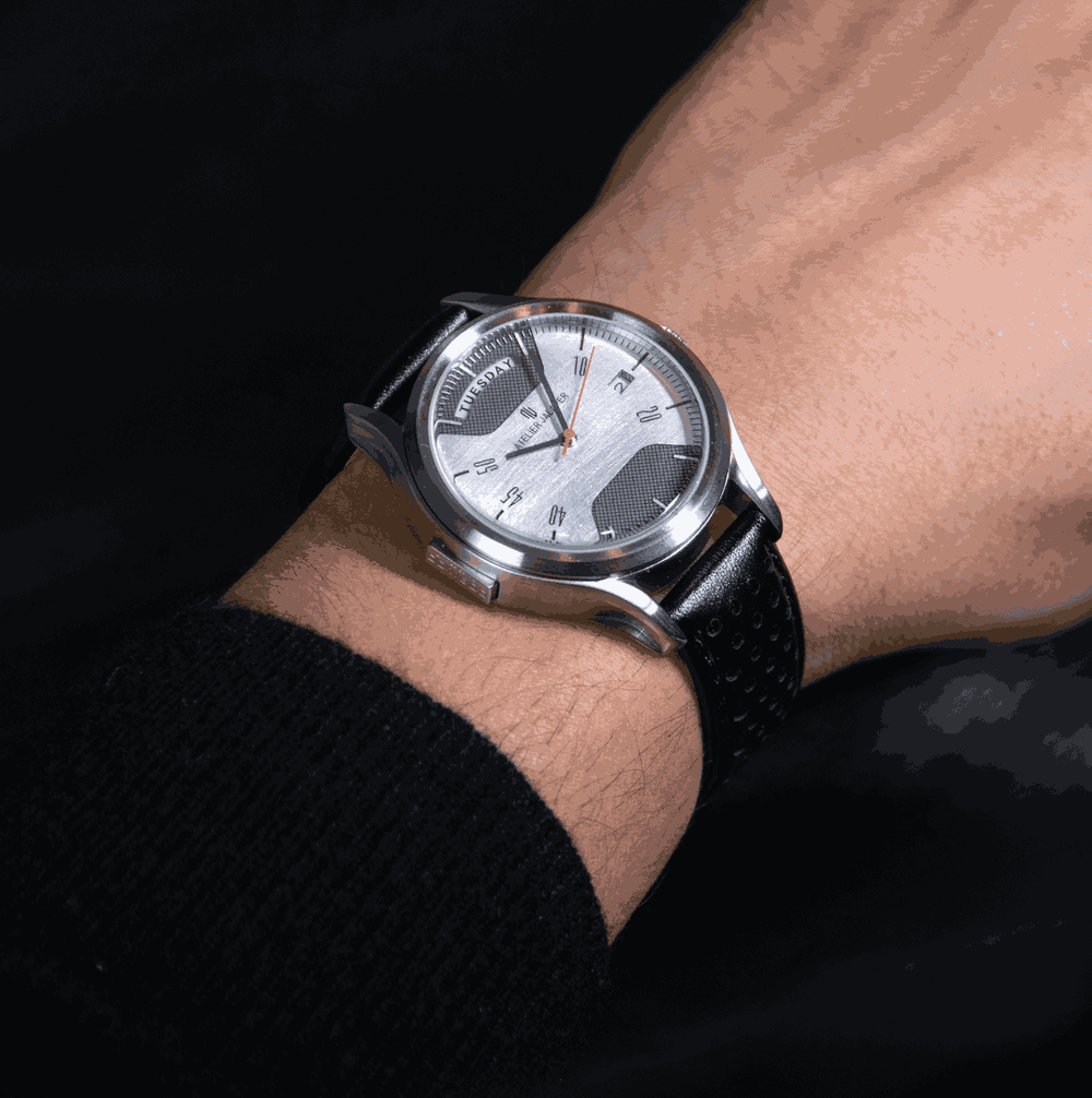 Wristshot of the AJ002-S watch